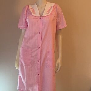 Classic Pink Button-Front Women's Robe with Embroidered Collar